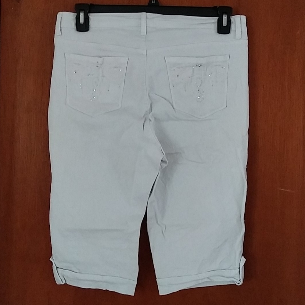 Capris - Picture 2 of 2